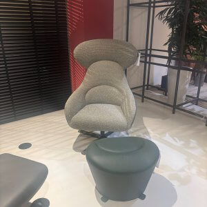 Avia fauteuil + poef van Bert Plantagie
