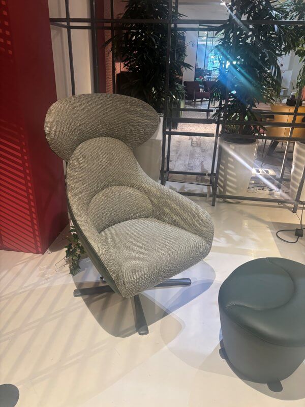 Avia fauteuil + poef van Bert Plantagie - Afbeelding 2