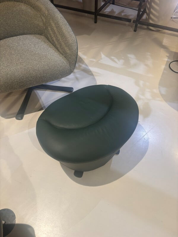 Avia fauteuil + poef van Bert Plantagie - Afbeelding 4