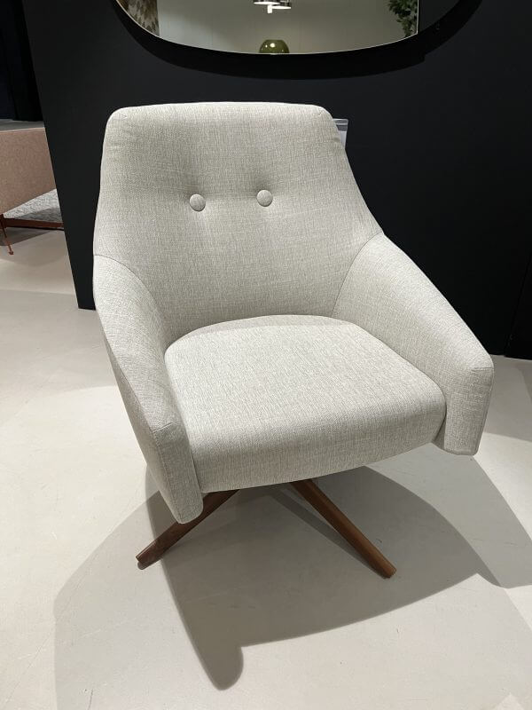 Montis Puklow Fauteuil - S10 Comodo 67 Bekleding met Draaivoet in Noten