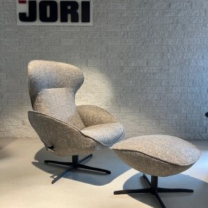 Daydreamer Lounge met poef van Jori