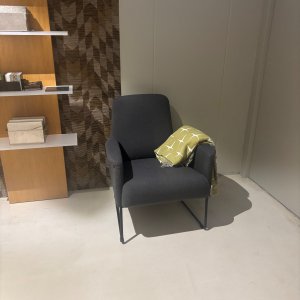 Cas fauteuil grijs van Jamé