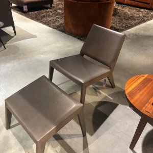 Wood me fauteuil + voetenbank van de Vorm