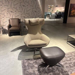 Caruzzo Fauteuil en poef van Leolux